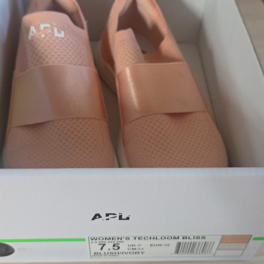 Brand New APL Womens Techloom Bliss Size 7.5 blush/ivory - Picture 2 of 10